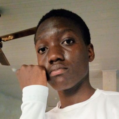 Praise18976145's profile picture. i love being me