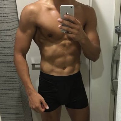 筋トレの知識が無い/やり方がわからない✨そんな方でも大丈夫です✨社会人専用の筋トレプログラムを【限定5名様】に公開します😊必ずアナタのカラダを変えるプログラムになります🔥詳しくは下のブログで確認してください☺️