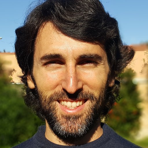Desarrollador de software, eterno aprendiz, crítico con el mundo en el que vivimos y activista allí donde esté.