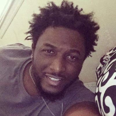 #teamlakers|singer | #ballislife|Nccu|#team follow back|#Free Dre|college student|#Vocal Major| #tatted