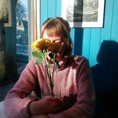 vitasleigh's profile picture. animal-human (& sometimes human-human) relations / illustration / canals