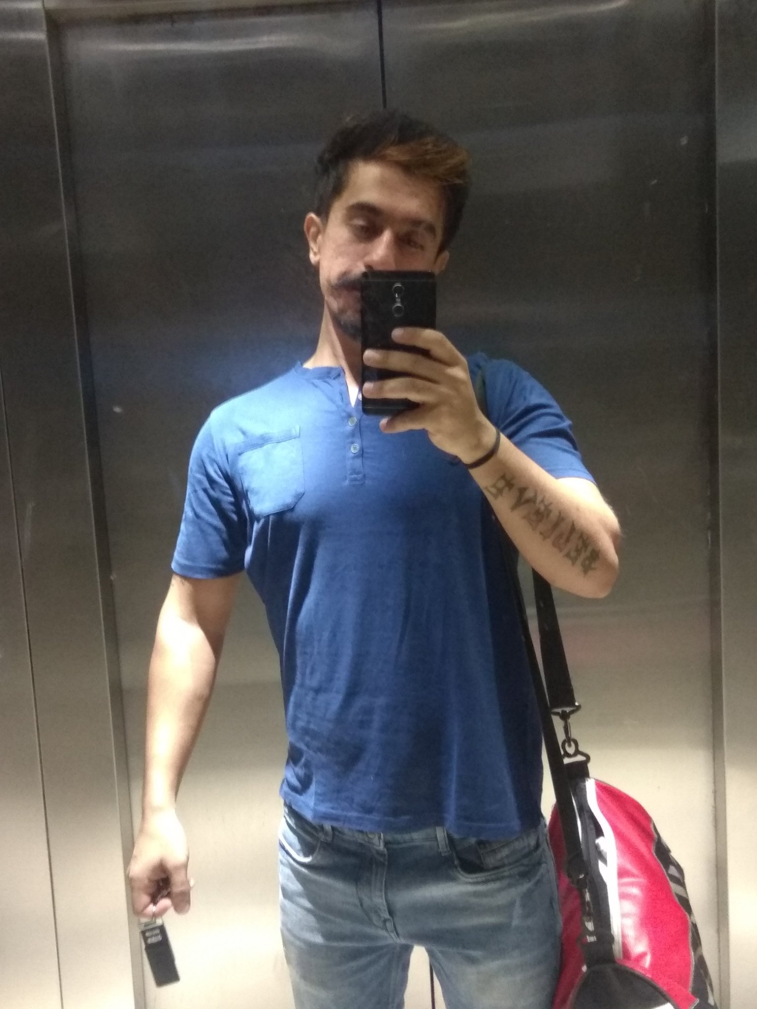 SaumyaNandani's profile picture. Simple guy just trapped in wordly worries