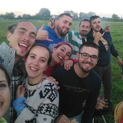 A veces tan distinto a veces tan distante pero siempre hacia delante.