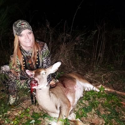 Love my husband, my kids, and my bow. I'm country from the inside out!