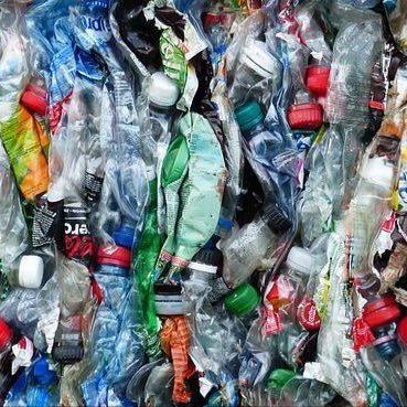 tips hints and ideas for going plastic free and helping the planet #plasticfreependle