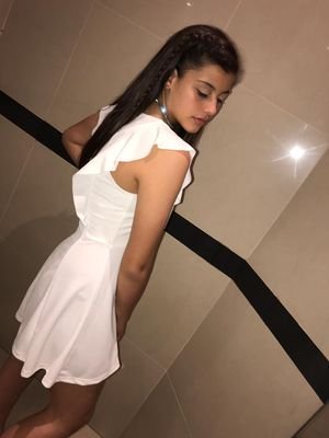 Mimibazan1's profile picture. ⛸⚘
👻:mimilonbazan88
📸: mimi_asc1