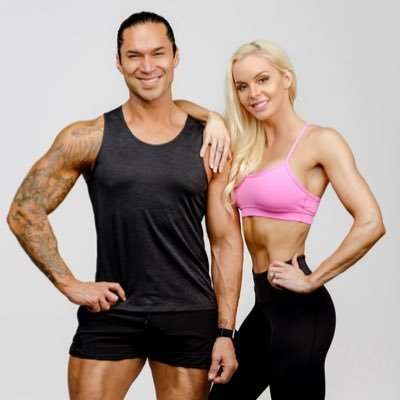 💪🏻👱🏼‍♀️👦🏽💕 #SwoleMates @lizzieifbbpro & @shanemartinezfitness podcast about health love & Fitness 💪🏻Owners of @suncityathleticclub  💪🏻Trainers