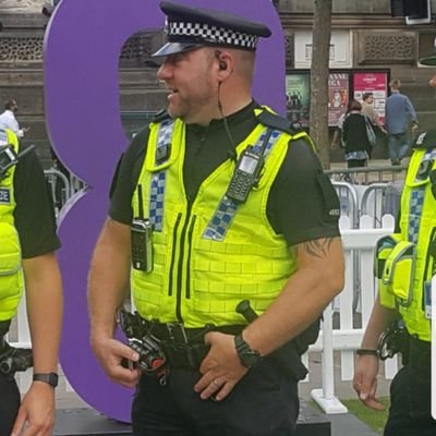 Police Officer WYP at Leeds Beckett University. Keeping the student community safe! Account NOT for reporting crime. Please ring 101 or 999 in an emergency.