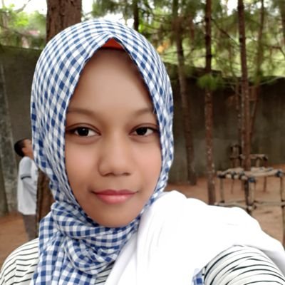 elaelo5's profile picture. 