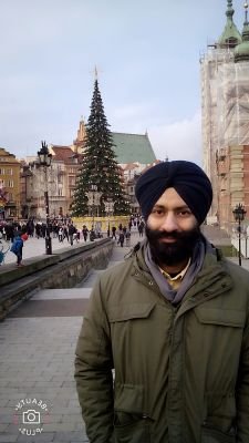 Davinde60647583's profile picture. Simple human being ,trying to pass the time