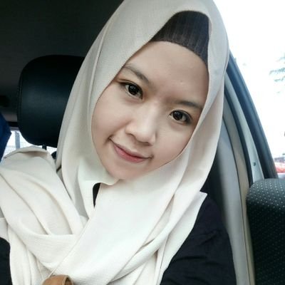 emak-emak anak satu, buruh pemerintah di lembaga pendidikan.
ngetwit untuk buang uneg-uneg saja