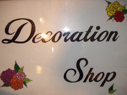 初めまして☆Decoration shop渋谷です☆
携帯はもちろん、i Pod、デジカメなどなど…
様々なアイテムをDECOっています★

店内も広く、見やすいので是非遊びに来てください^o^