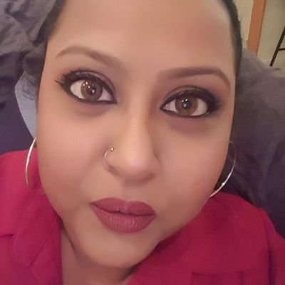 Beauty, Lifestyle & Nail Blogger. Indian-Bengali. Scientist. Shameless Foodie. Lover of all things sparkly or holographic. 
Inquiries : colorsutraa@gmail.com