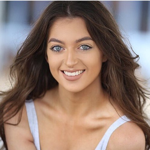 mollycleere_'s profile picture. Third year student training at Italia Conti Academy🌟