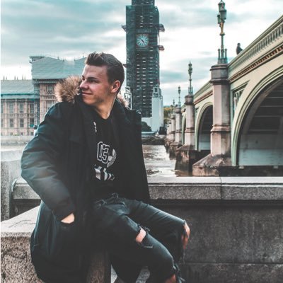 Instagram // @Ryan_Manzoni Snapchat // Ryanmanzonii