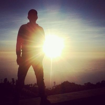 bermimpilah setinggi langit.raihlah mimpimu setinggi mungkin karena apabila jatuh akan jatuh di antara bintang-bintang🔯🔯