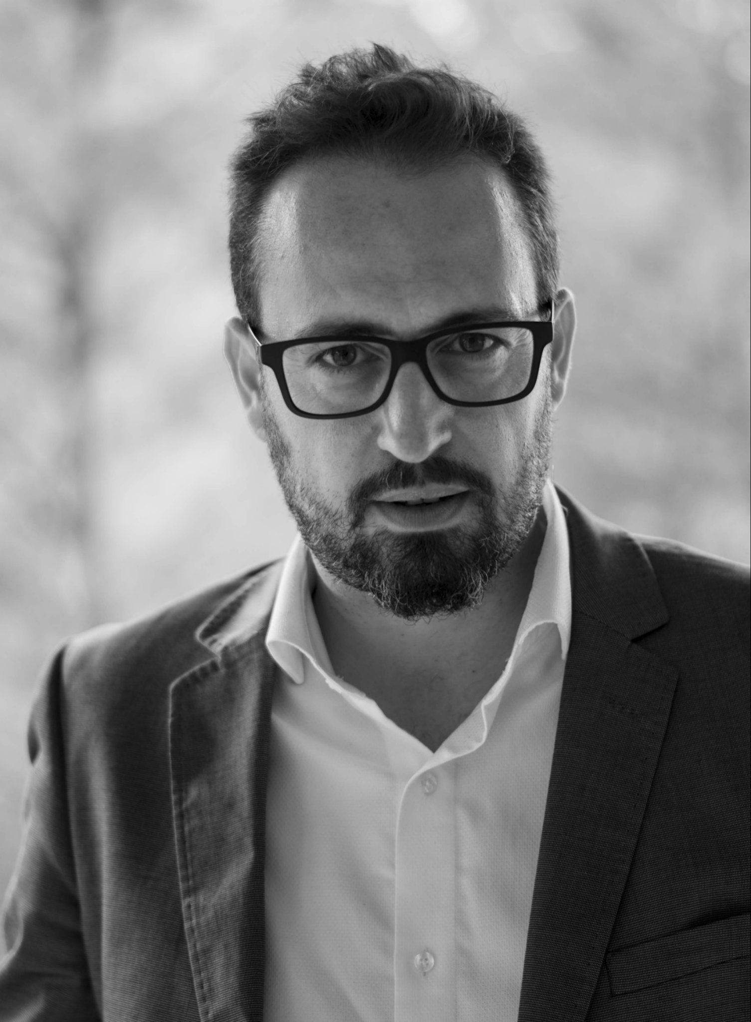 CaravacaJavi's profile picture. Escritor y diletante. 
Mi última obra es: Ellas. Perras, brujas y serpientes.
FB: @caravacajavi 
IG: @caravacajavi
Artículos en https://t.co/diaG4ULhJB
El Bvscon