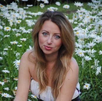 MaroutsouNiki's profile picture. 