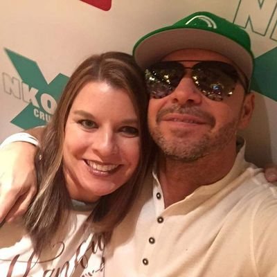 Mommy of 2!  NKOTB fanatic  😍  Donnie girl since '88 and until forever.  Cat lover.  Animal rescuer.  And I love to dance!