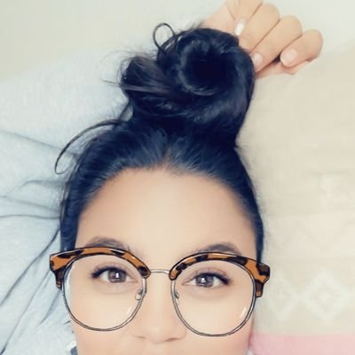 KarliithaO's profile picture. 