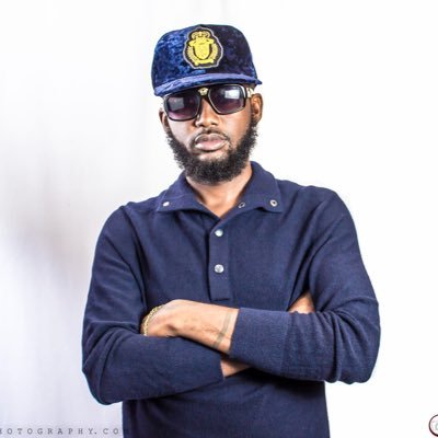 Yankeedosdoce's profile picture. Artista 🎤Cantautor🌎 Compositor 🎬Modelo 🇭🇳🇵🇷🇵🇦🇨🇴Bebiendjoyfumando Raspando🎶 🔝Wifi Robado👇🏾👇🏾👇🏾👇🏾https://t.co/5FvdecyuRD #music #daleplay▶