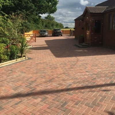 Were a highly skilled team capable for any project. if your looking for attention to detail you need look no further then 5 Star Driveways LTD call 01364 712729