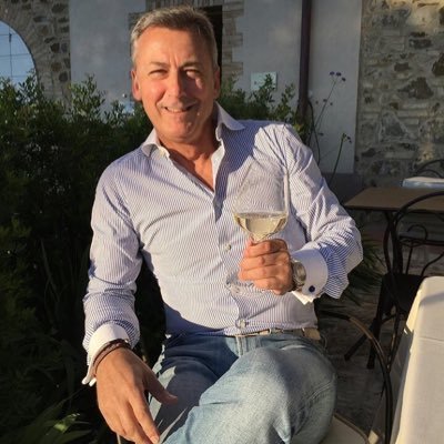 MuarryRichard's profile picture. 📍Orthopedic surgeon 💉💉 proudly American🇺🇸🇺🇸 love my little boy 👦love cars🚗 Nature🏞 beach 🏊🏊 and Golf⛳⛳