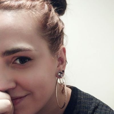 I like psychology // Intersectional Feminist // Queer 🌈✌🏼🥑
~ She/Her