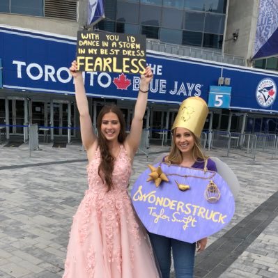 Just a girl whose life is devoted to Taylor Swift - I promise that you’ll never find another like ME! - insta/tumblr: @chameleony13 YouTube channel below ⬇️