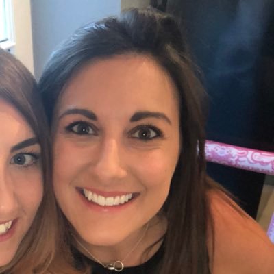 Rachelle27's profile picture. 