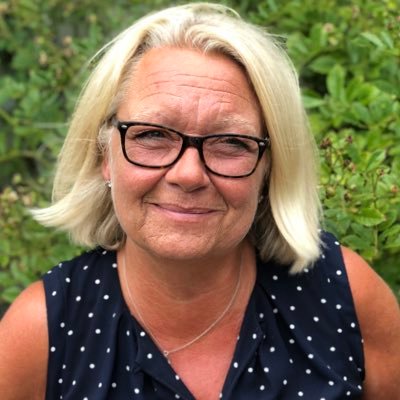 4 -barnsmamma. tjänstledig Gylärare samhällskunskap o religion.