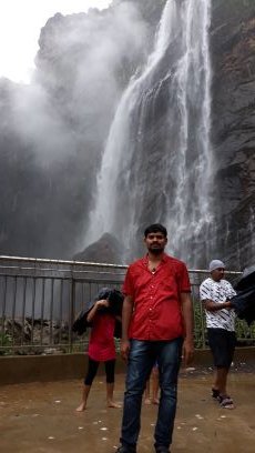 Sreeniv99199715's profile picture. 