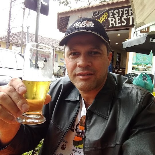Mineiro, Cruzeirense, Antipetista, Exército Brasileiro. Quero um Brasil mais justo para todos os Brasileiros.....