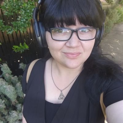 Aspiring author. Writer of NA Urban Fantasy stories about grown-ups growing up. Cloud watching enthusiast. #amwriting #amquerying 🌈✍