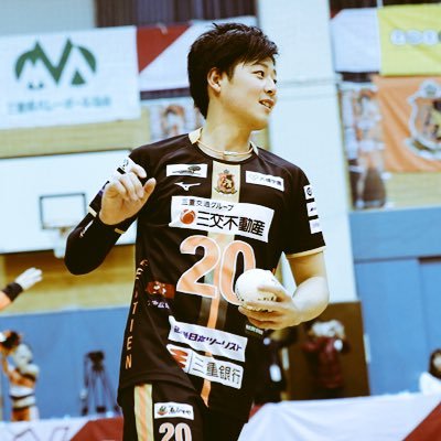 三重県立津西高等学校→中京大学→ヴィアティン三重🏐背番号「１」応援よろしくお願いします！✨