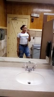 Itssyagirl2's profile picture. snap:lilgirl2003  insta:lilgirl2003