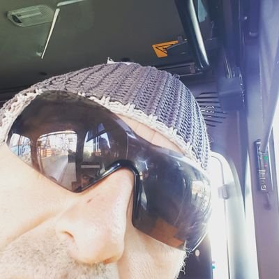 xbobstarx's profile picture. https://t.co/QLlkGqb4QA… im a onionator sent back through time to warn the citizens off earth about the evil onion check out my video for more info.ILL BE BA