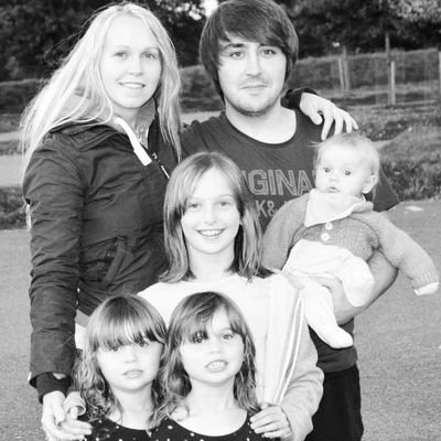 36, Married, 1 son, 3 daughters (inc twins), graduate, twice cancer survivor. Award winning #parentblogger. Family #TravelBlog https://t.co/jze8RqPkSy