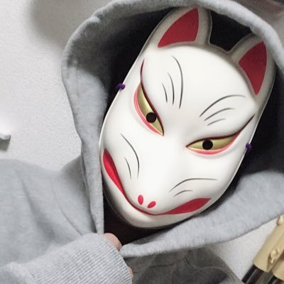 45歳ですが無職を対象して今は無です。1980年代からTikTokやってません。ツーブロックレビュー系YouTuberです。ちなみに名前は ばんごはん って読みません、悪しからず。