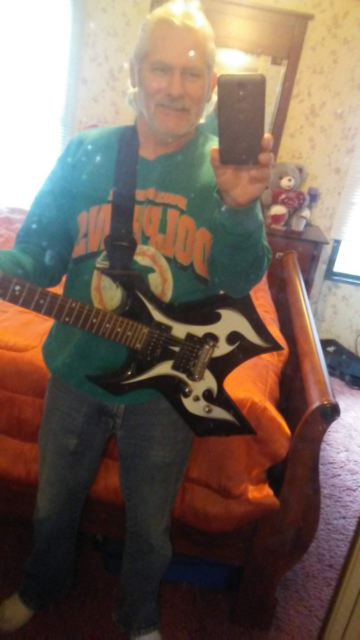 Johnn76490871's profile picture. I wanna be in a rock band... And record a couple of CD and get on stage...I'm just a guy with a dream. Hoping my dream comes true..