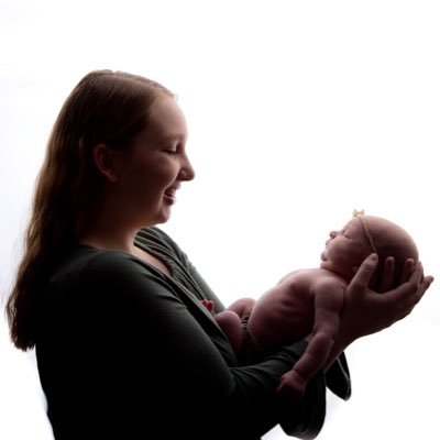 alli_pettit's profile picture. Disney addict • Momma to Grace Morgan 💖 • Dating the best man ever ❤️