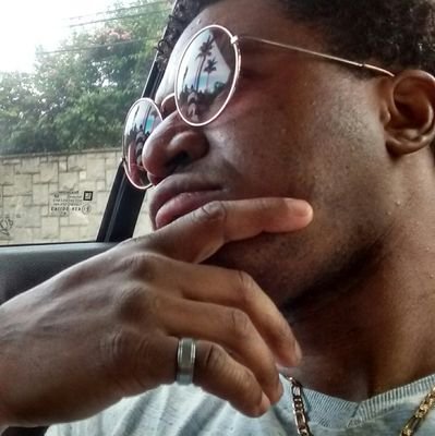 WiftFagundes's profile picture. Não importa a cor do céu, quem faz o dia bonito é você.