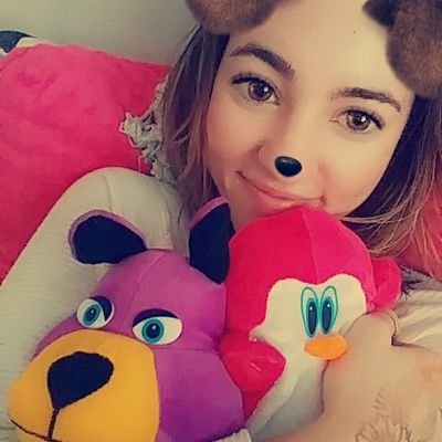 rosessupposes_'s profile picture. polka dots and moonbeams ✨ learning what it means to be fully alive ~ ily