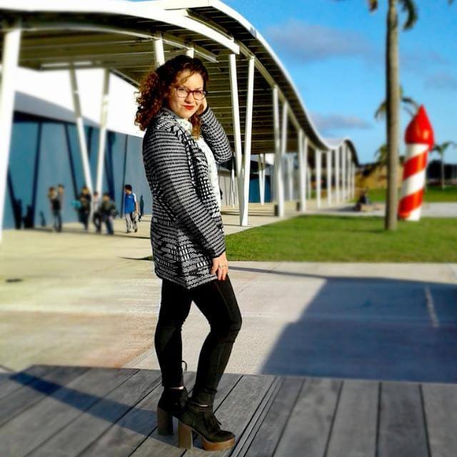 Profesora de Idioma Español ♥
No es a grandes saltos, sino paso a paso #Gálatas6:9                                       Christ Is Enough For Me ت.
