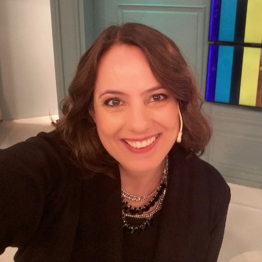 Periodista, Locutora, Trelewense.
Mañana Sylvestre Lunes a Viernes 6 a 10 Radio 10
Economía 21 sábados 7 a 10 FM Milenium 106.7
Radio Buenos Aires AM 1350