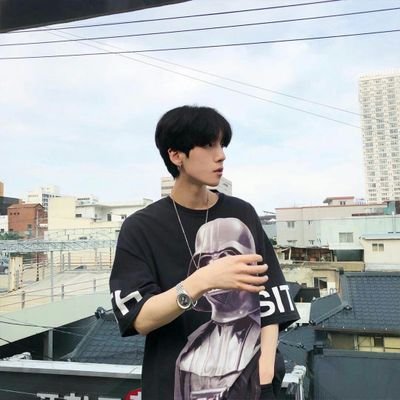 seeseen132's profile picture. 