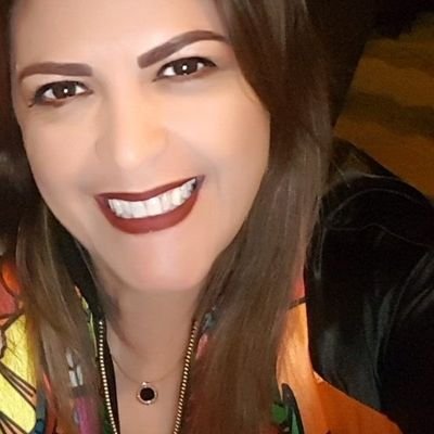 Quédate con alguien que no solamente esté orgulloso de tenerte sino que también tome riesgos para conservarte !!
