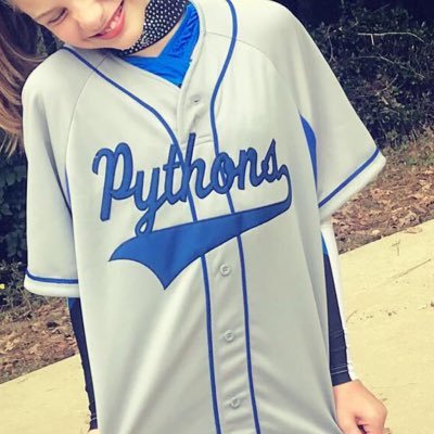 Its_Simply_Ava's profile picture. 