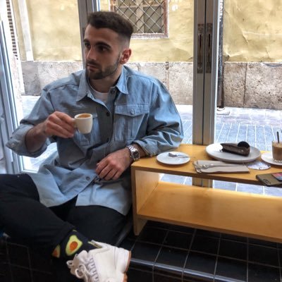 Estudiante de arquitectura en la escuela de Alicante. Autor del libro en instagram de @tachxxme