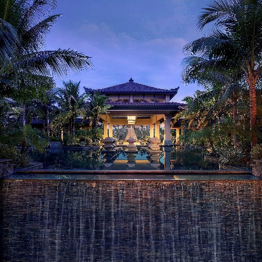 A luxury resort boasts one of the finest beaches by the South China Sea, featuring 289 guest rooms and 32 villas.